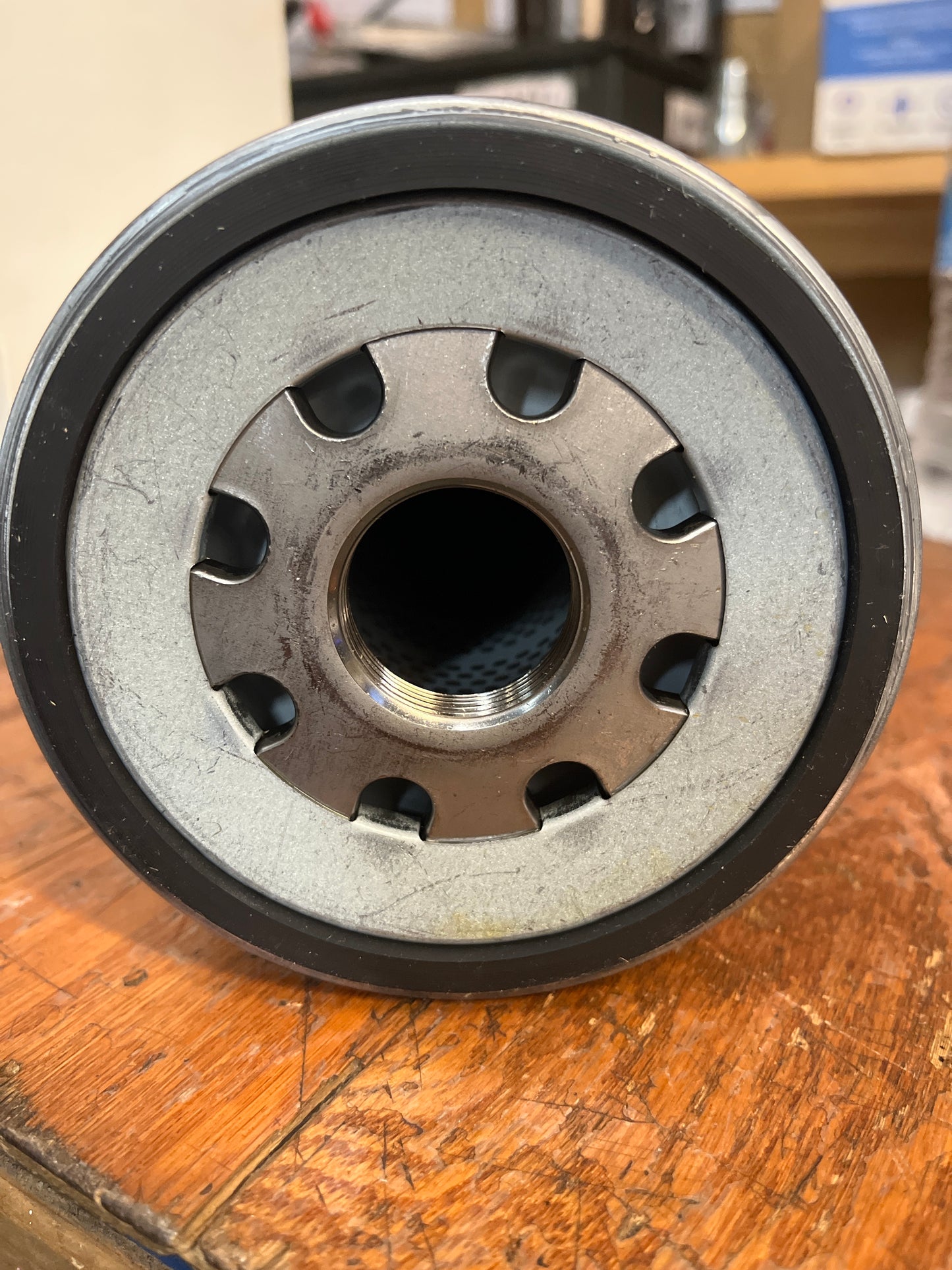 V836379588 OIL FILTER ( USE PART NUMBER V837074523)