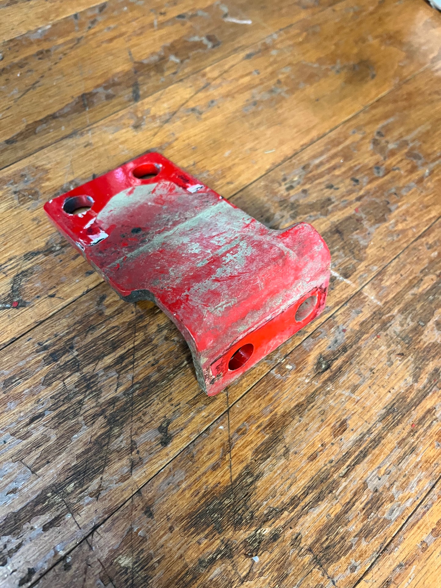 4262684M1 Massey Ferguson L Plate L.H. USED