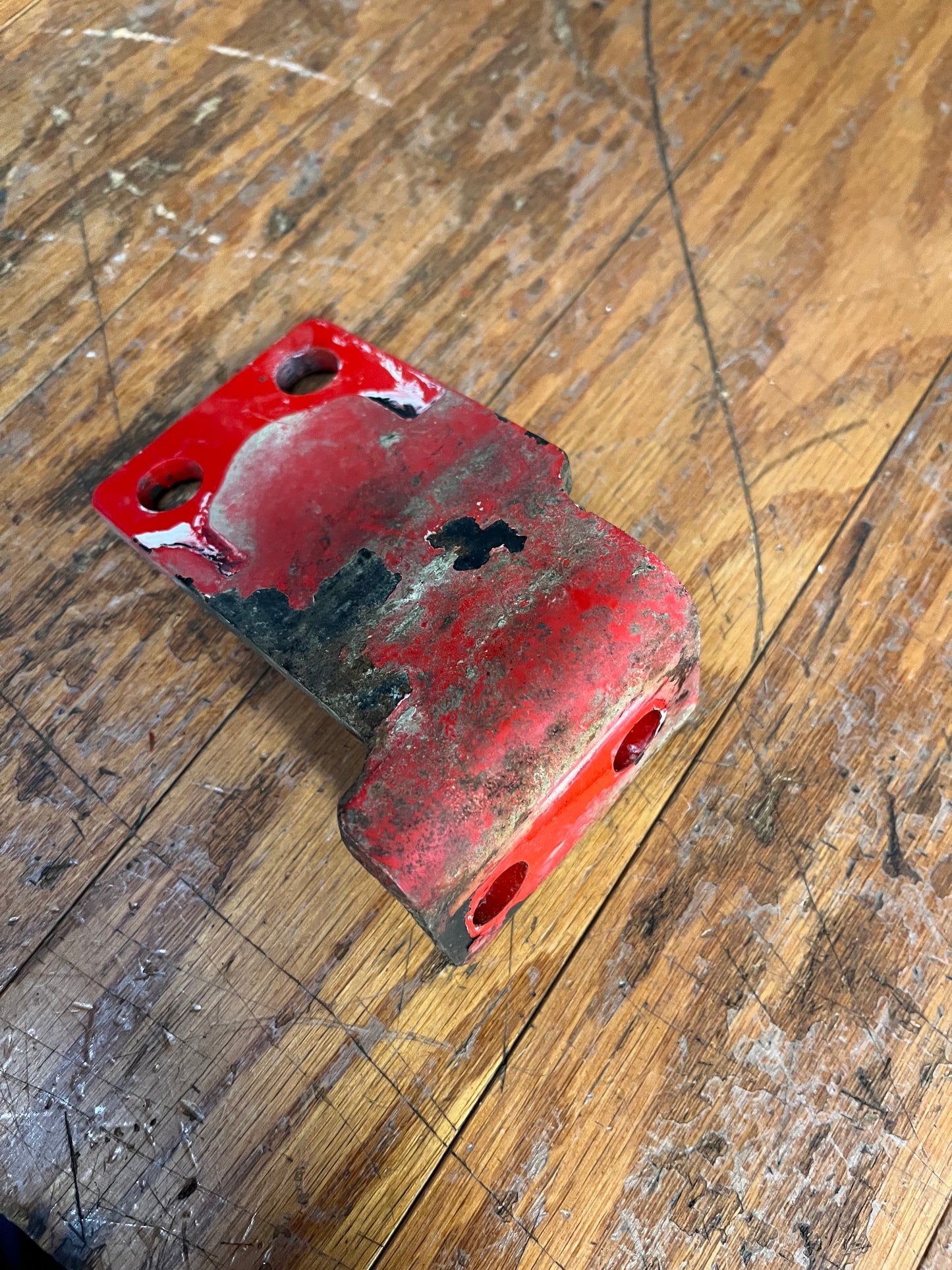 4262685M1 Massey Ferguson L-Plate