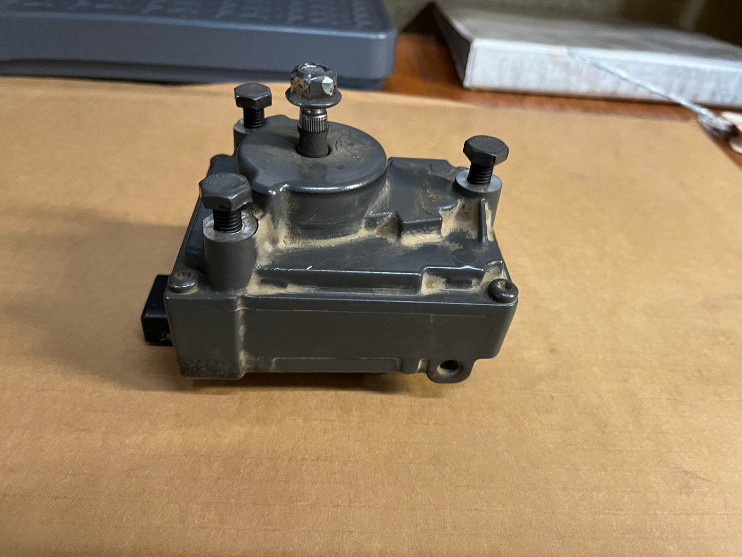 ACP0516000 Actuator Massey Ferguson. USED