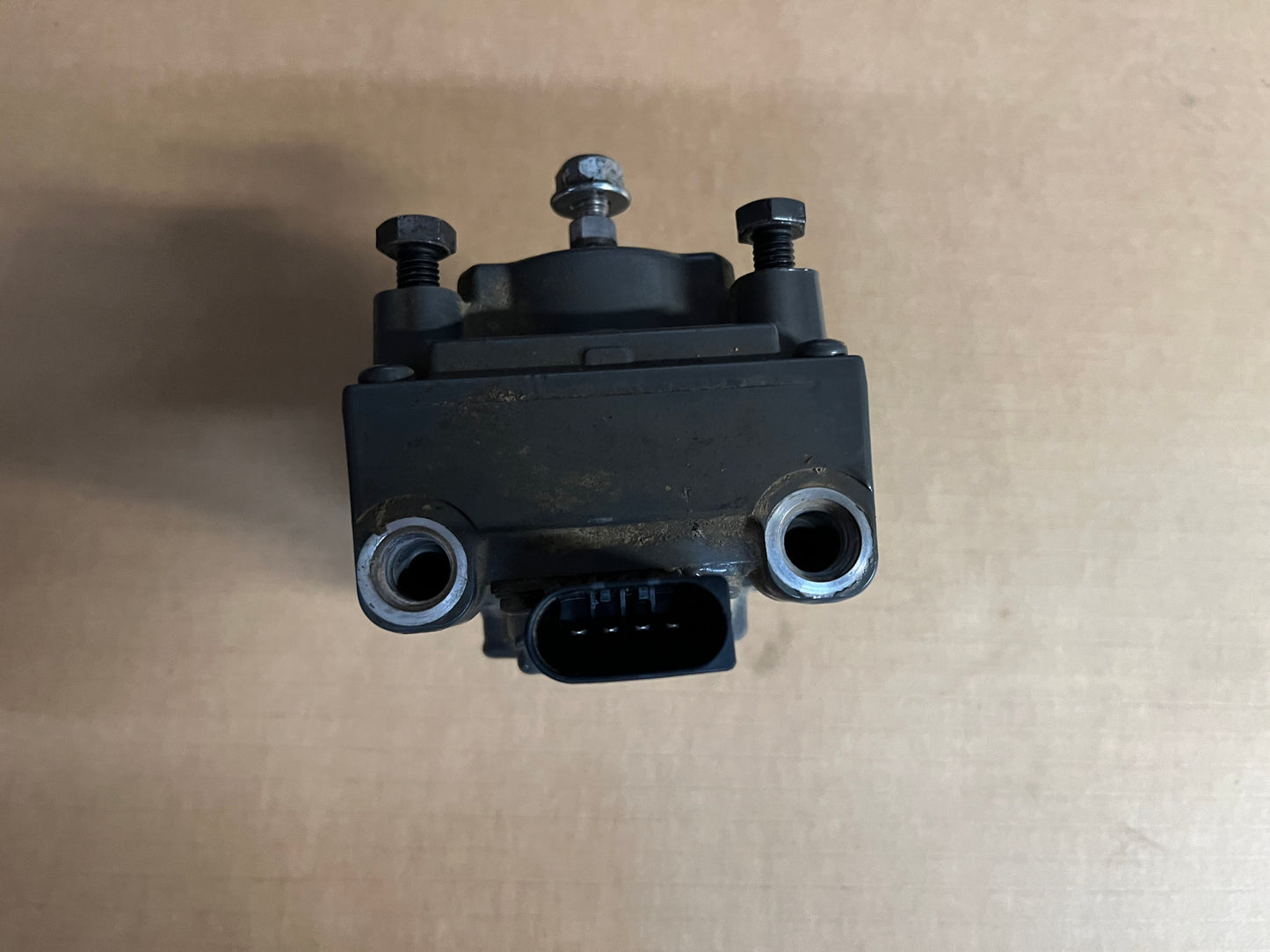 ACP0516000 Actuator Massey Ferguson. USED