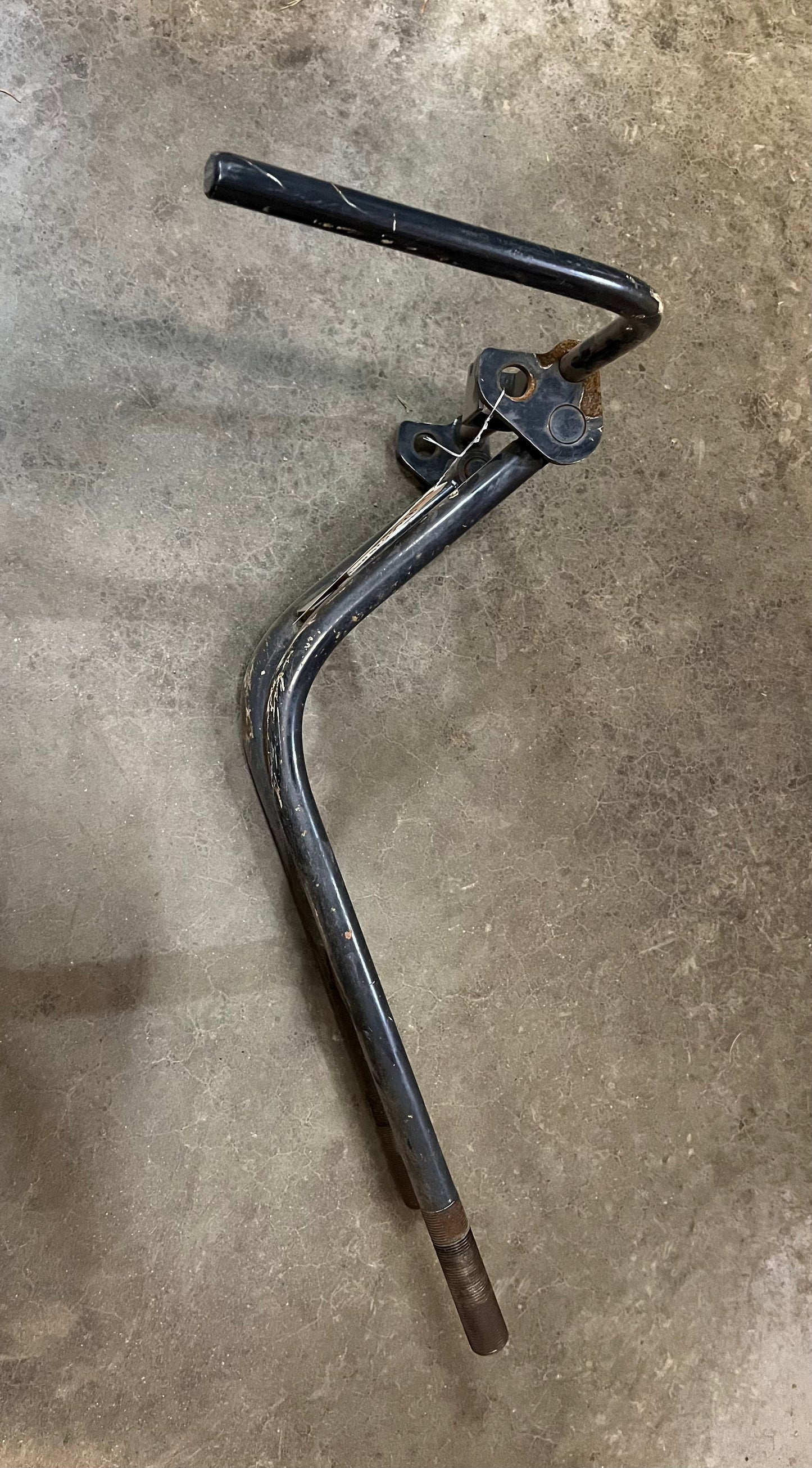 4265526M92 Massey Ferguson Hitch/Arm USED