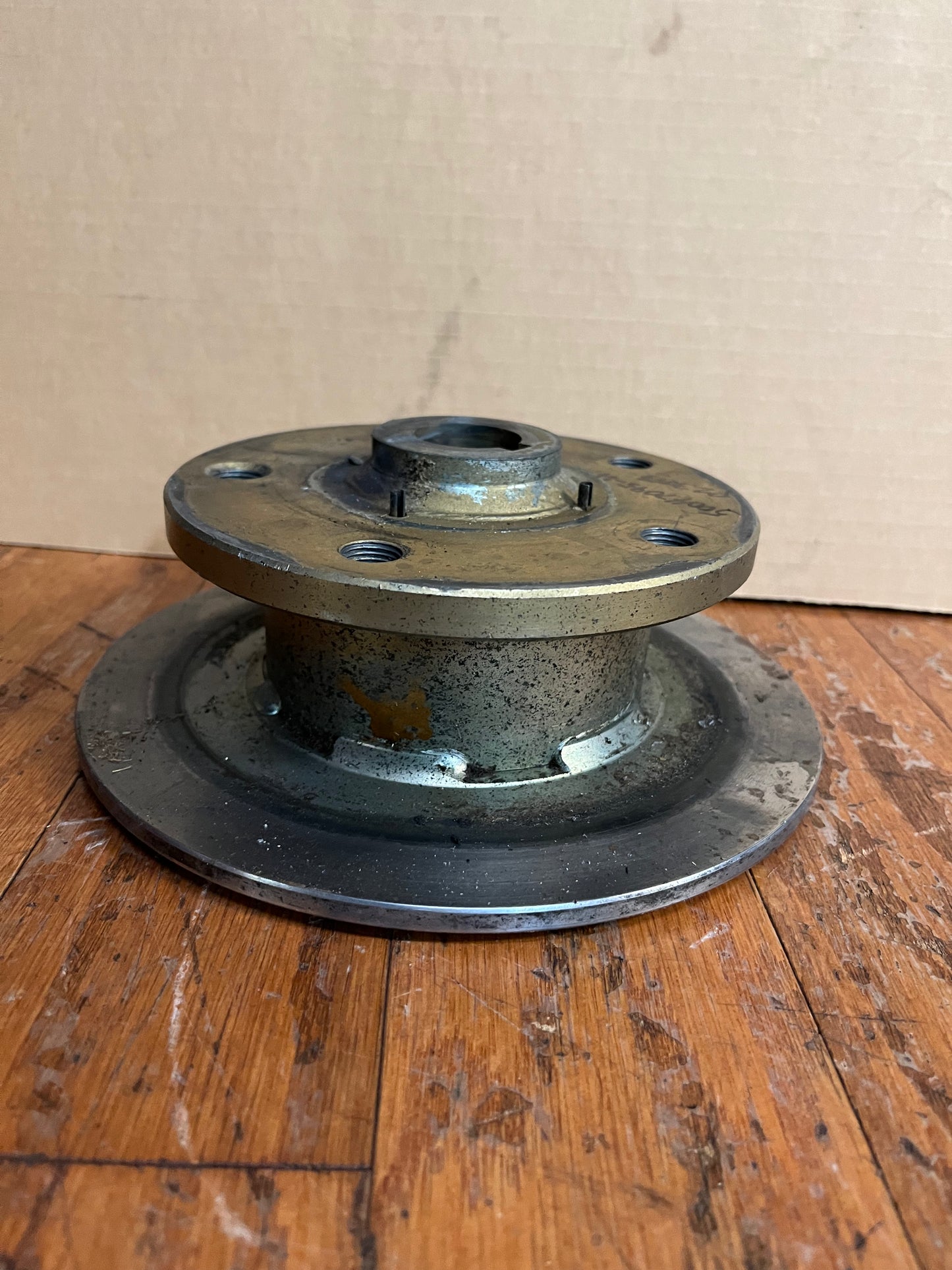 50047095 Hub Assy. Bushhog USED