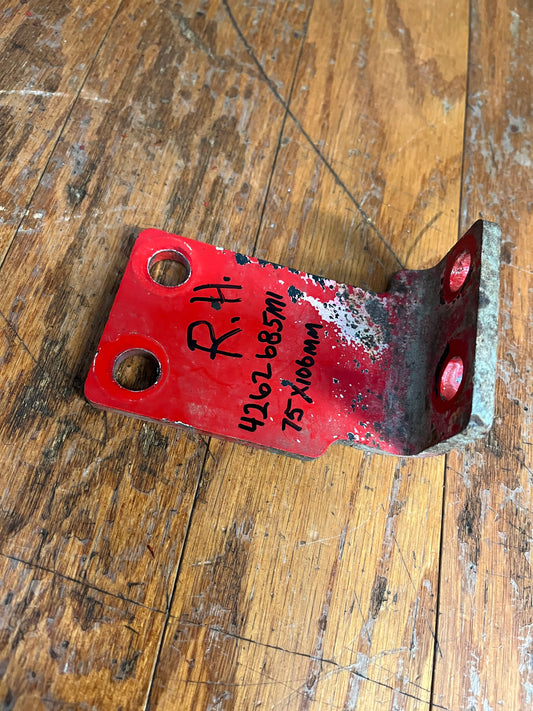 4262685M1 Massey Ferguson L-Plate
