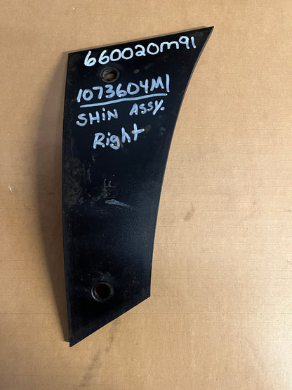 1073604M1   SHIN ASSY.   (RIGHT)